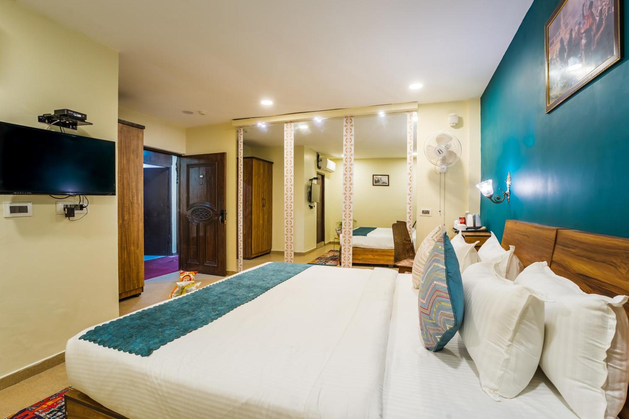 Tripli Hotels Silver Shine Varanasi Exterior foto
