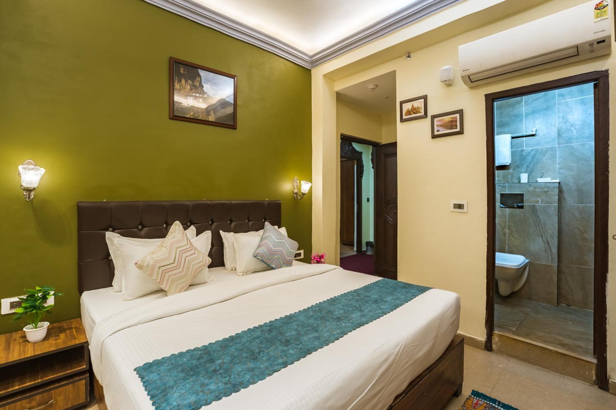 Tripli Hotels Silver Shine Varanasi Exterior foto