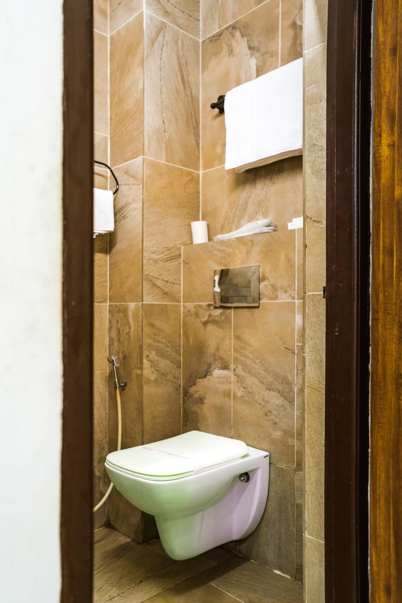 Tripli Hotels Silver Shine Varanasi Exterior foto